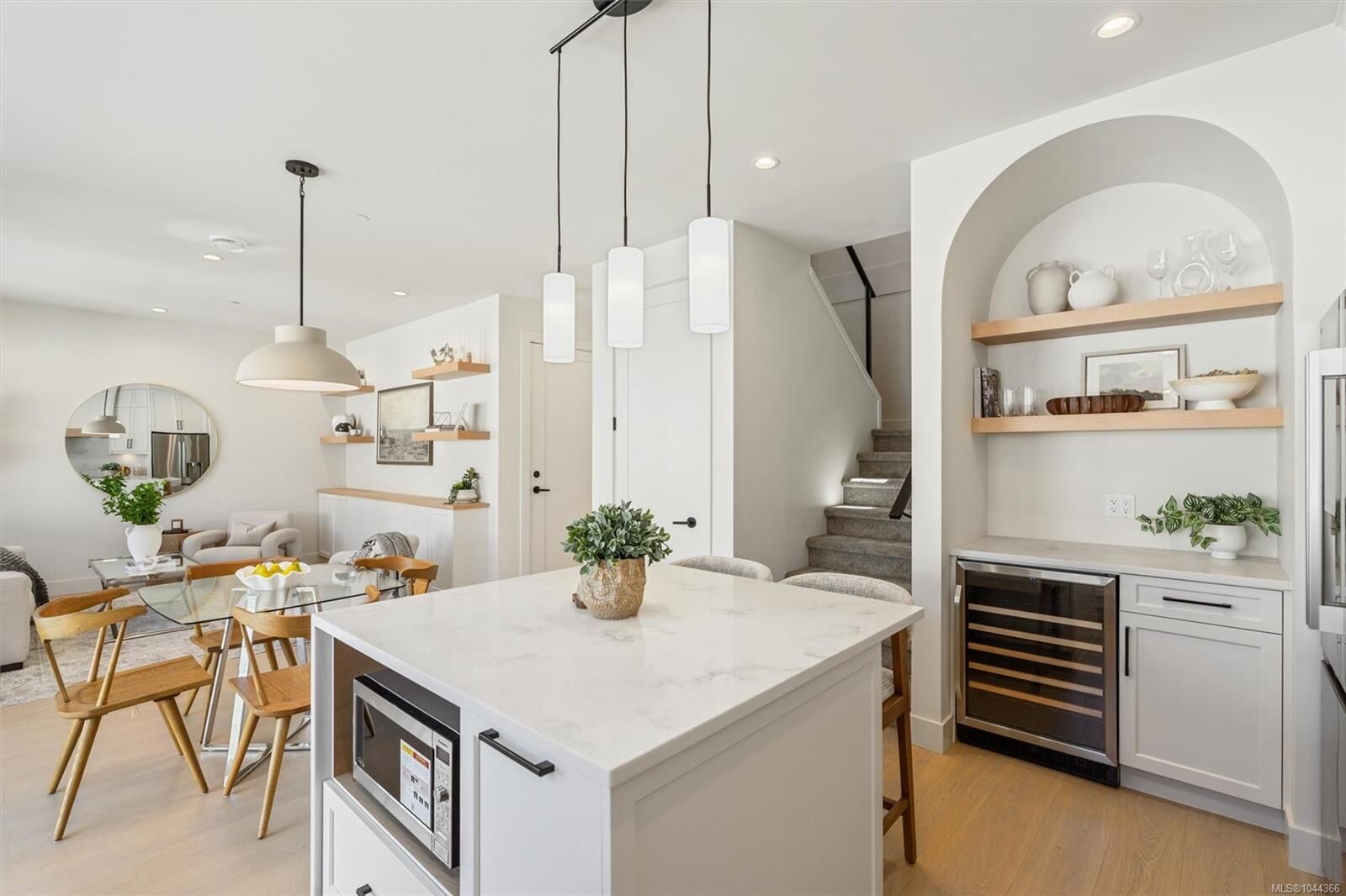 Property Photo:  830 Blackbird Pl  BC V9B 6H4 