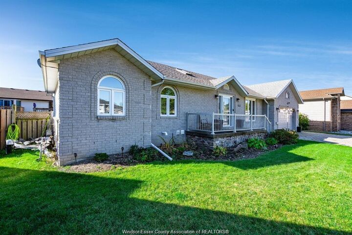 Property Photo: 1631 Cherrywood Drive ON N0R 1A0