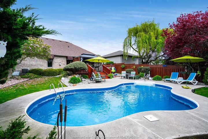 Property Photo:  21 Conservation Boulevard  ON N9Y 4E4 