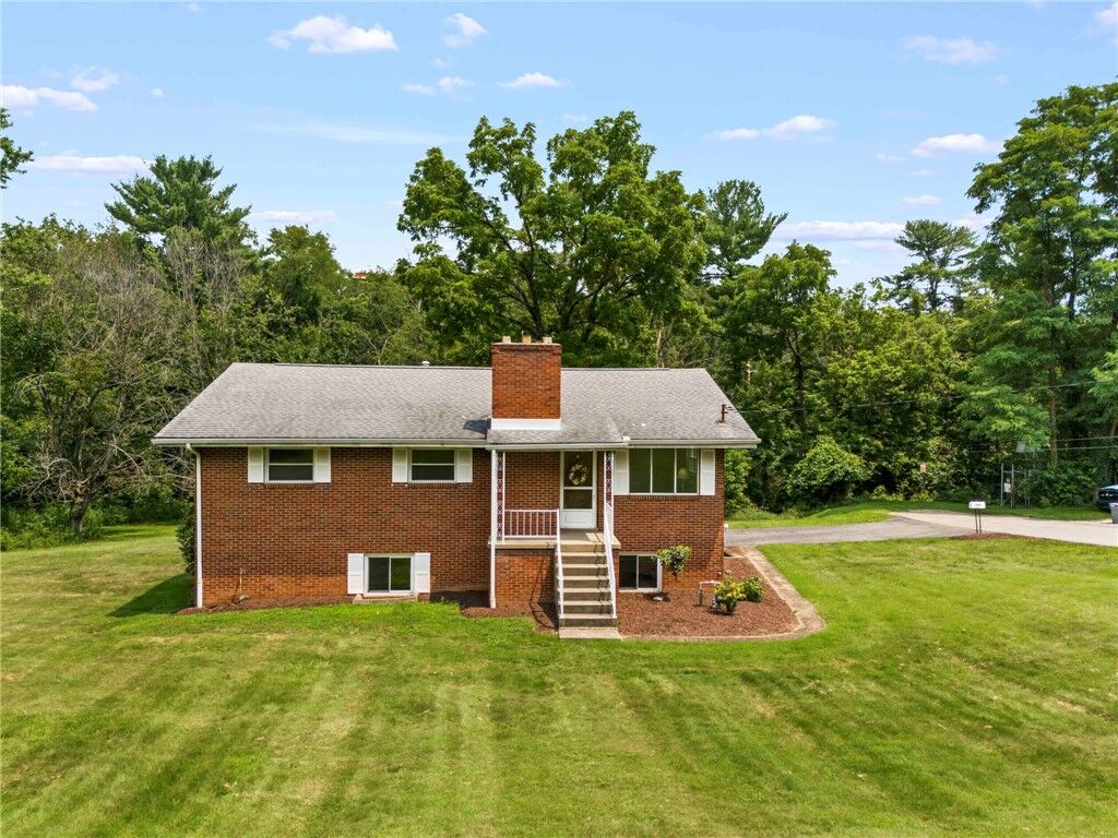 Property Photo:  753 Glenn St  PA 15317 