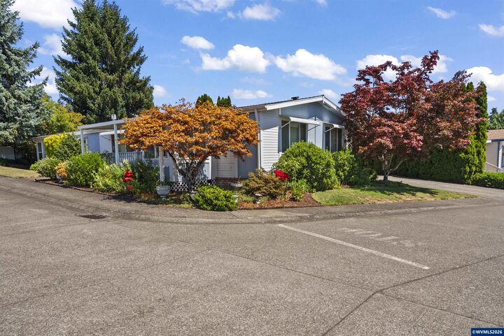 Property Photo:  2120 Robins  #111 Ln SE #111  OR 97306 