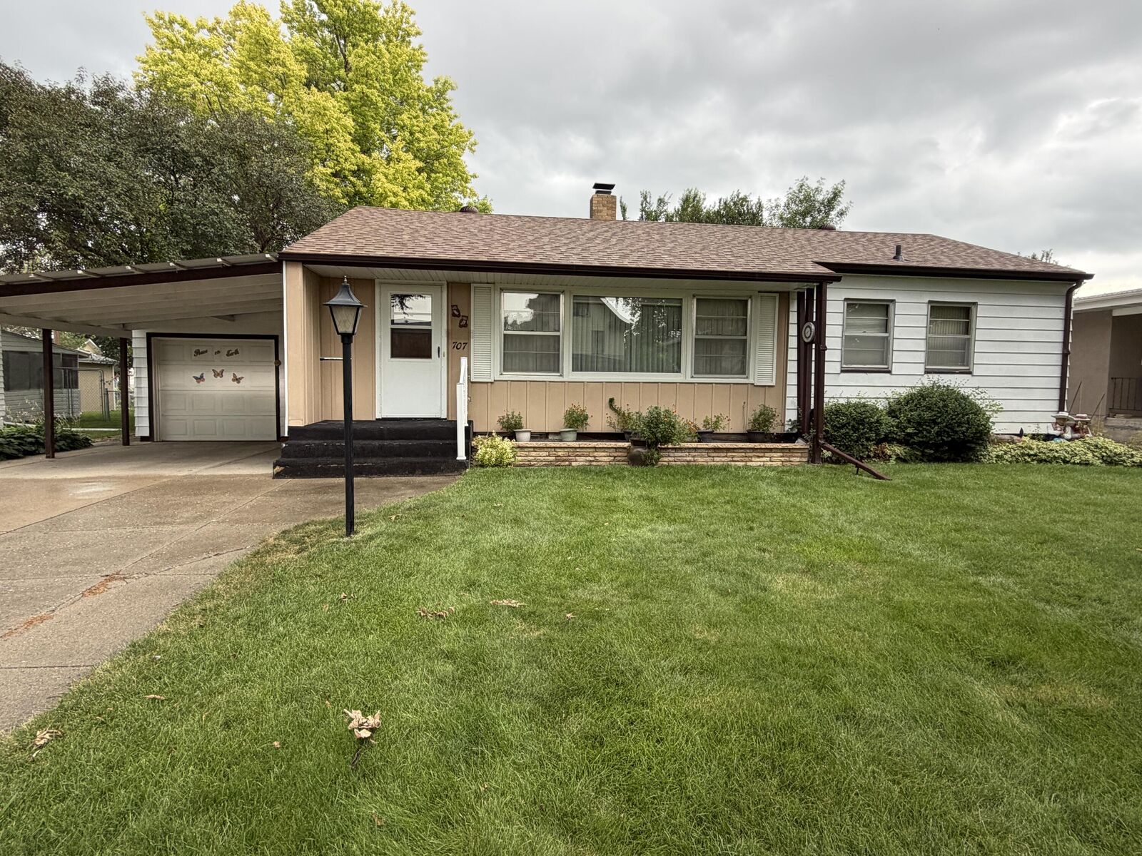 Property Photo: 707 S 9th Street SD 57401