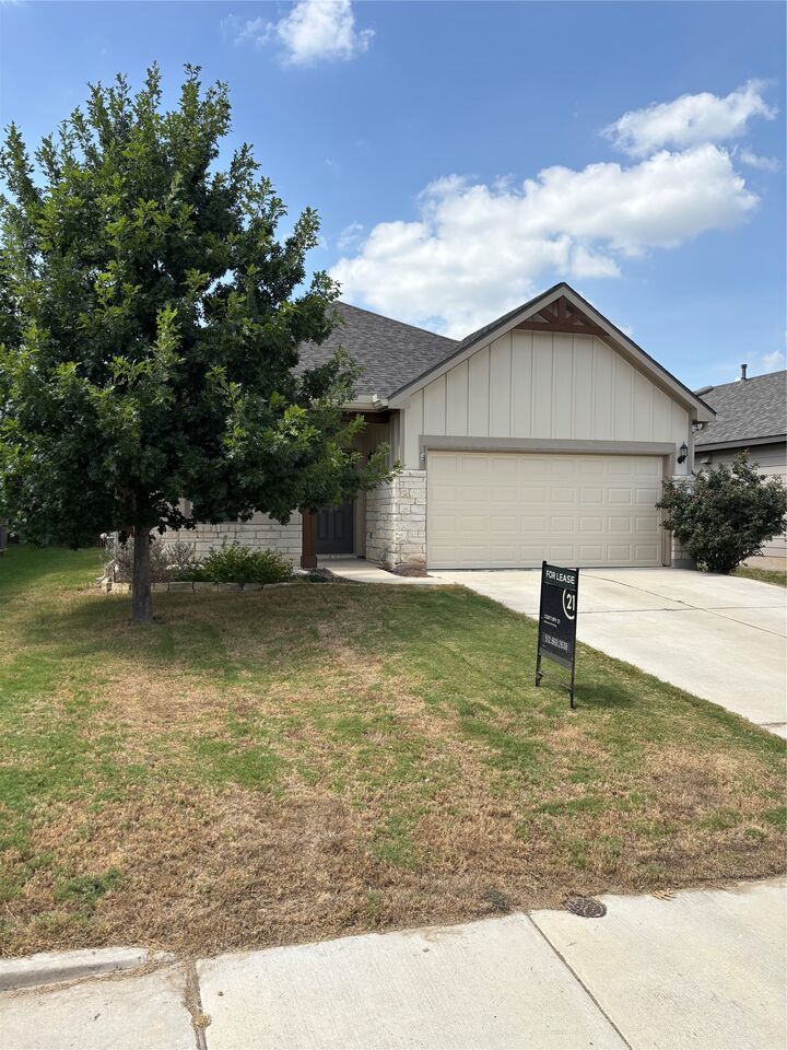 Property Photo: 1101 Cliffbrake Way TX 78626