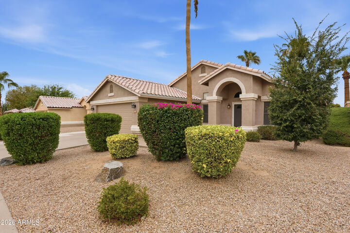 Property Photo:  1152 W Oriole Way  AZ 85286 