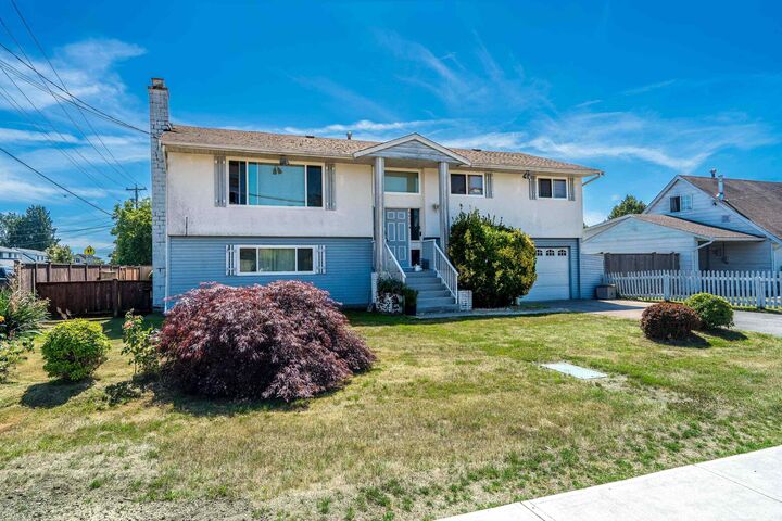 4630 44B Avenue — photo 1