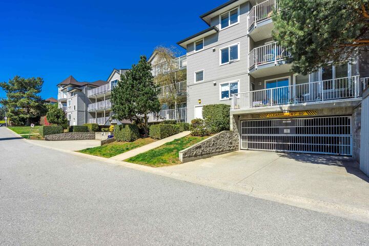 Property Photo: 33669 2 Avenue 203 BC V2V 6Z4