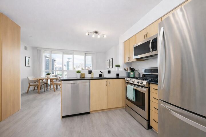 Property Photo: 63 Keefer Place 1703 BC V6B 6N6