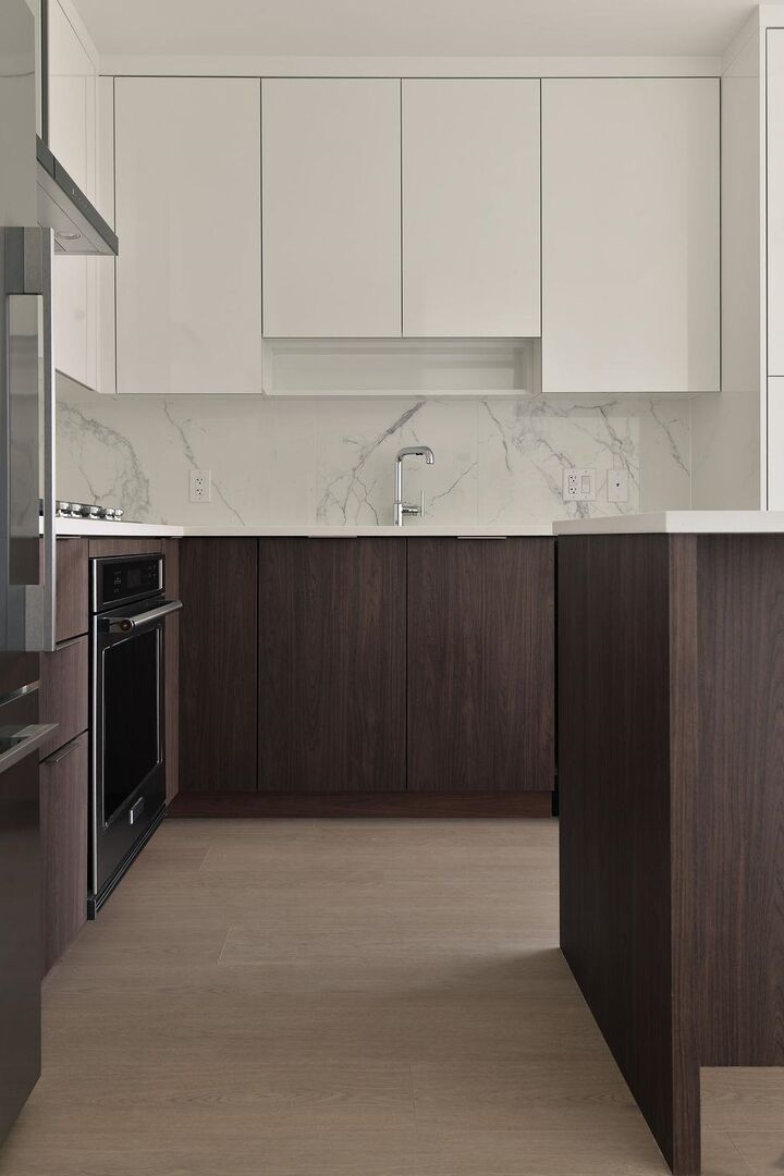 Property Photo: 699 Whiting Way 2106 BC V3J 0N7