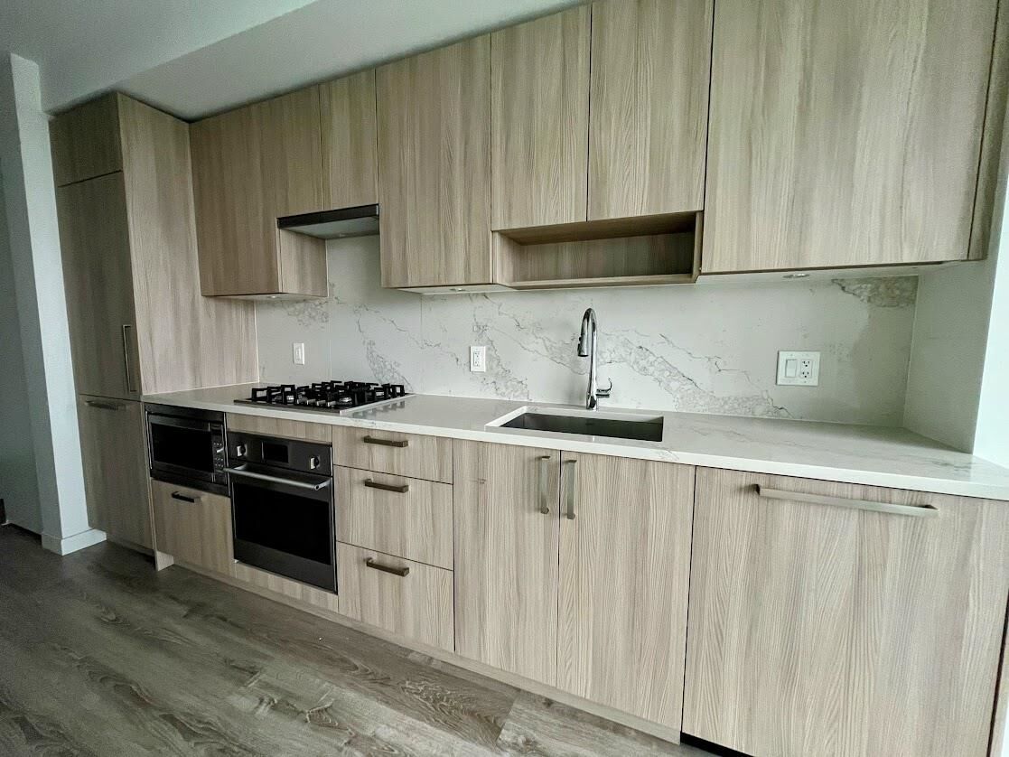 Property Photo: 13350 Central Avenue 806 BC V3T 0S1