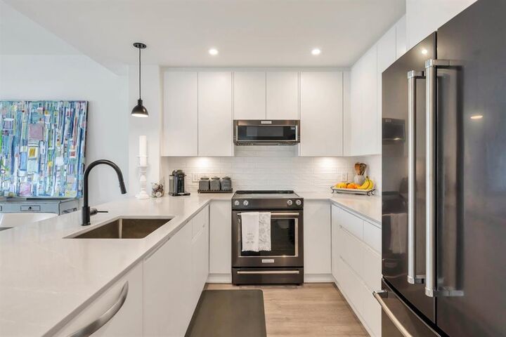 2180 Kelly Avenue 2506 — photo 1