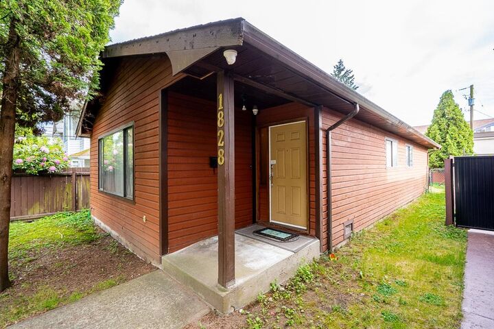 Property Photo: 1828 Prairie Avenue BC V3B 1V3