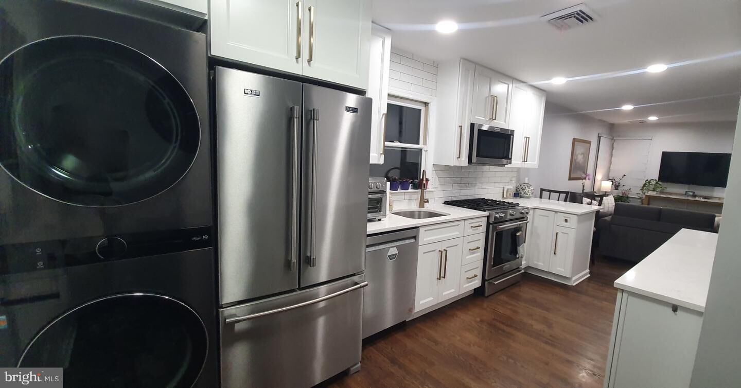 Property Photo:  166 Lafayette Street  NJ 08854 