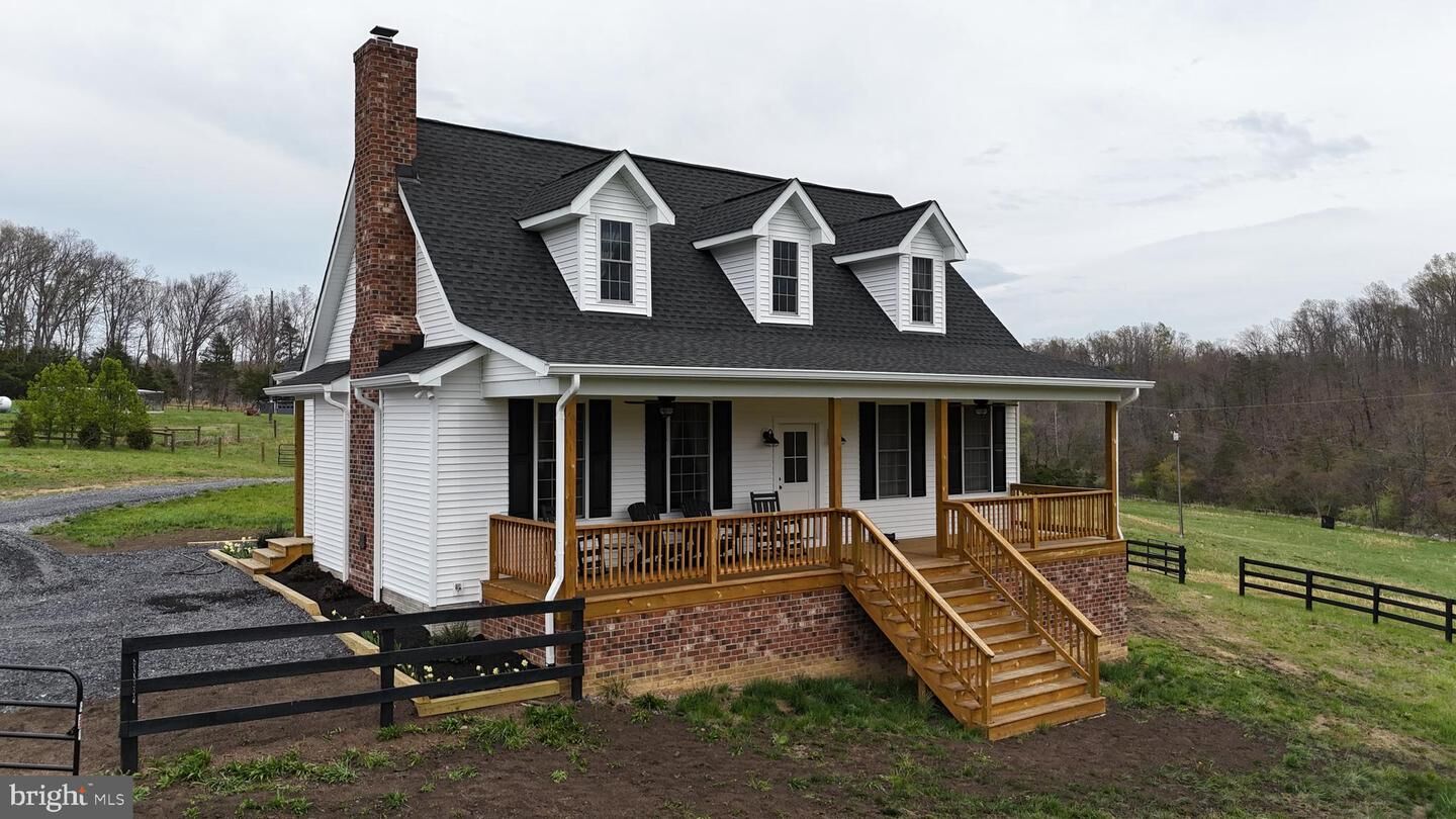 Property Photo:  565 Ridgeway Road  VA 22630 
