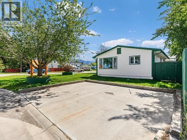 Property Photo: 5078 5th Avenue YT Y1A 1L2