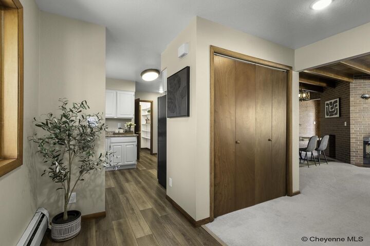Property Photo: 5104 Syracuse Rd WY 82009
