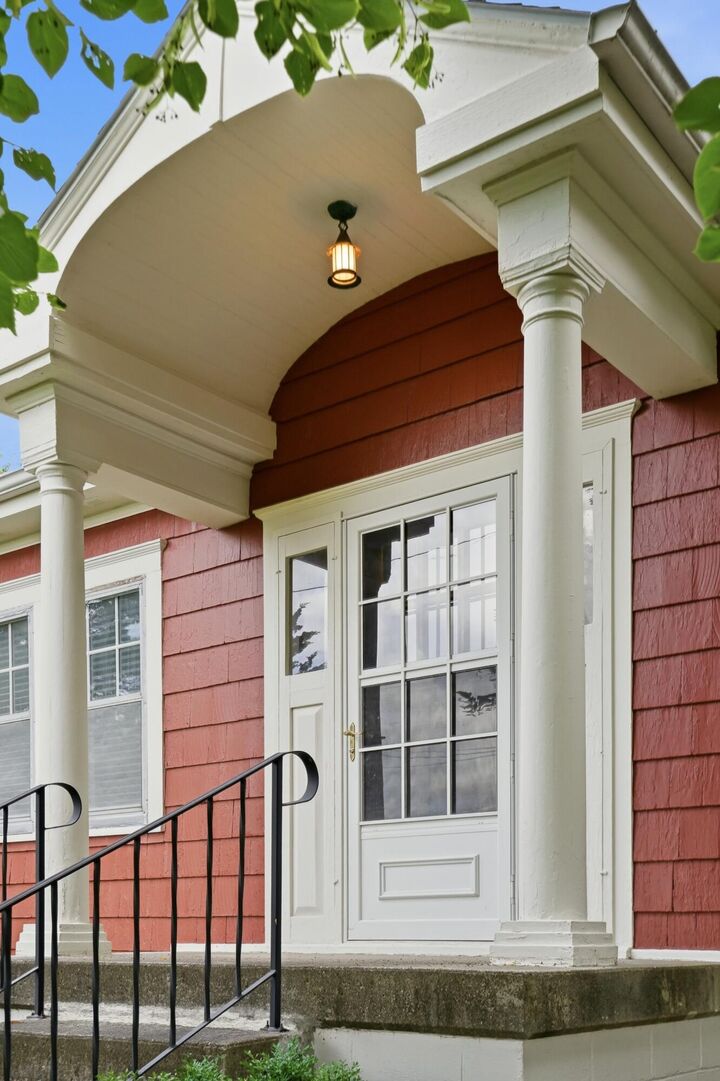 Property Photo: 1835 1st Street IA 50201