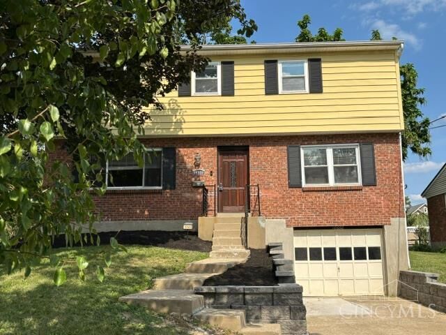Property Photo:  10660 Bridlepath Lane  OH 45241 