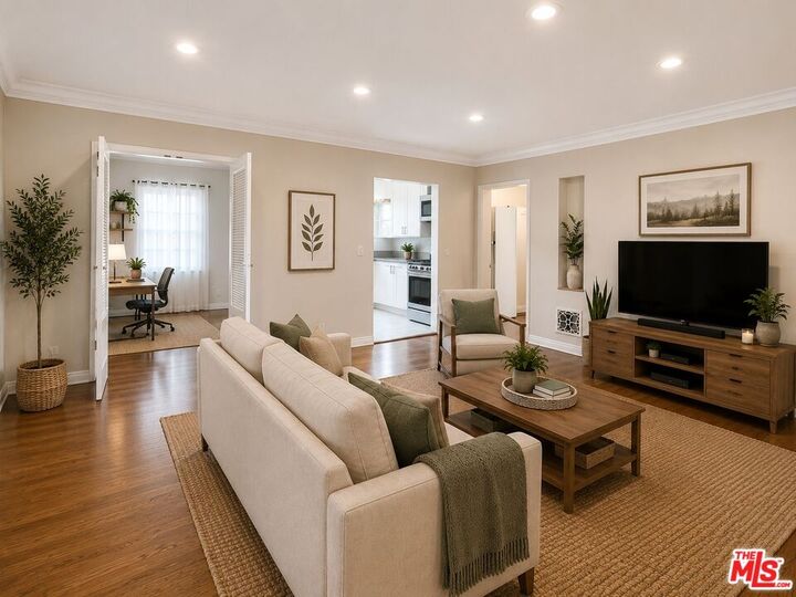 Property Photo: 440 N Spaulding Ave CA 90036