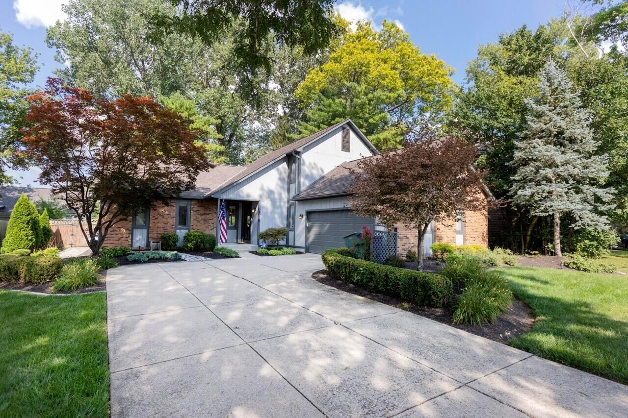 Property Photo:  2318 Starleaf Lane  OH 43235 