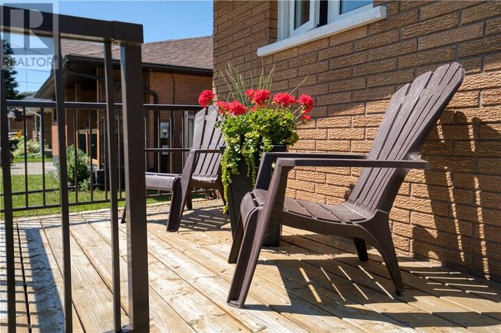 Property Photo:  886 Beatrice  ON P3A 3E5 