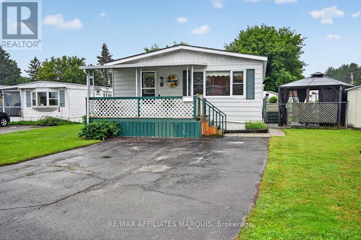 Property Photo:  1 Kavanagh Drive  ON K7A 4S5 