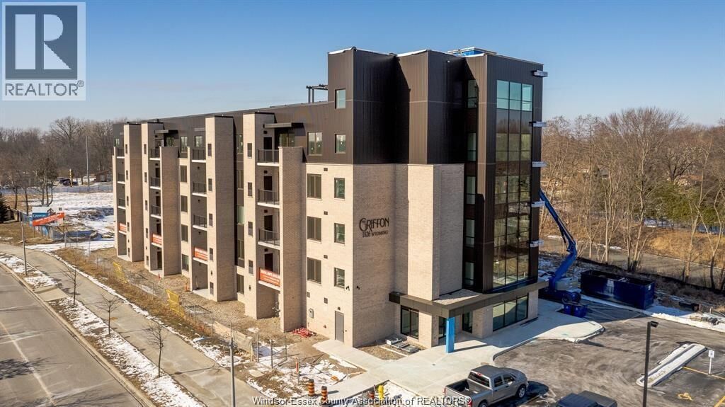 Property Photo: 1826 Wyoming Avenue 404 ON N9H 0P6