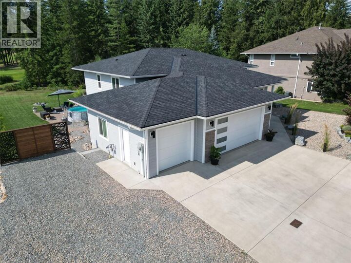 Property Photo: 2710 Golf Course Drive BC V0E 1H2