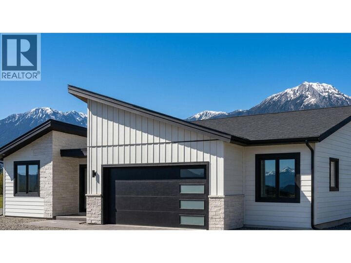 Property Photo: 4962 Riverside Drive BC V0B 1L1