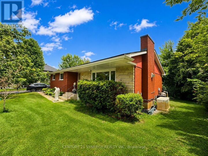 Property Photo:  26 Turtleback Way  ON K2S 1P8 