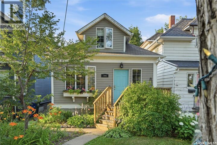 Property Photo: 704 32nd Street W SK S7L 0T4