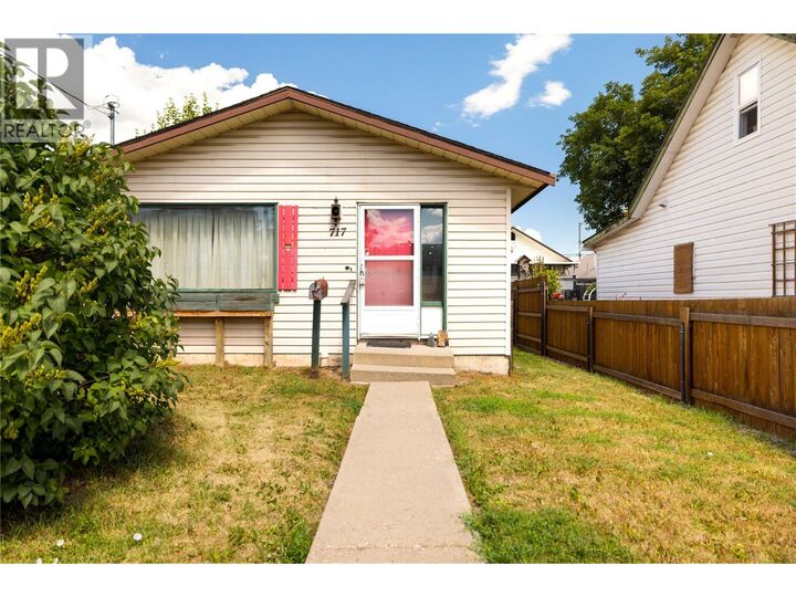 Property Photo:  717 Regent Avenue  BC V0E 1V2 