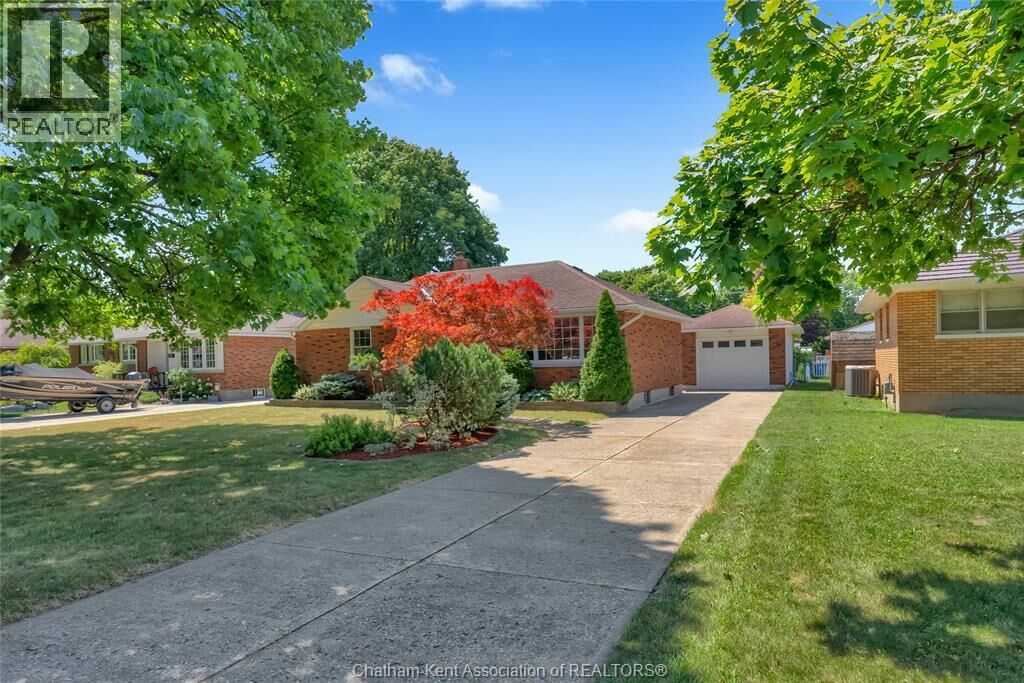 Property Photo:  146 Canterbury Street  ON N7L 3S7 