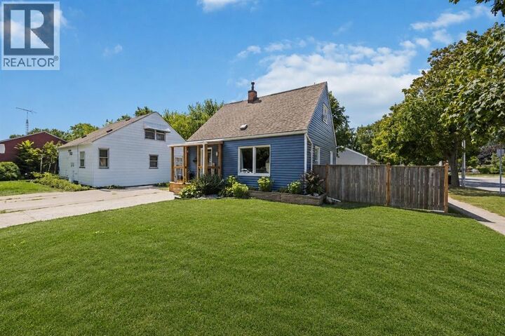 Property Photo:  143 Walnut Avenue North  ON N7T 4K2 
