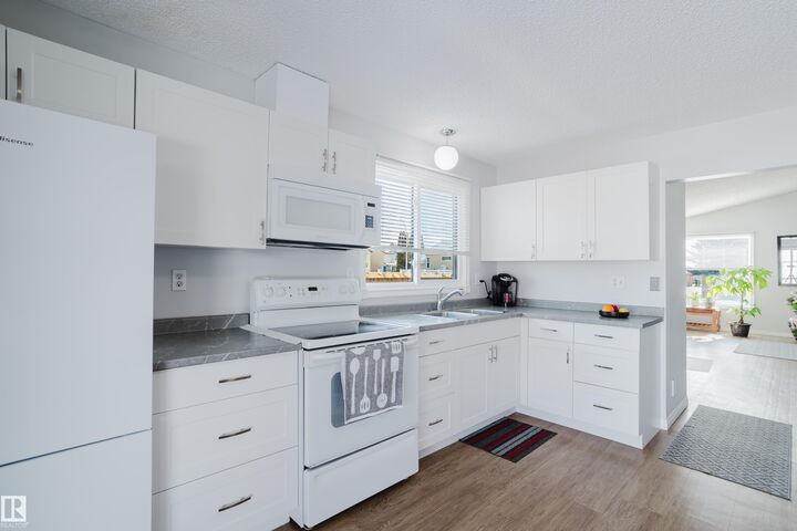Property Photo: 6 Kiniski Crescent NW AB T6L 5A9