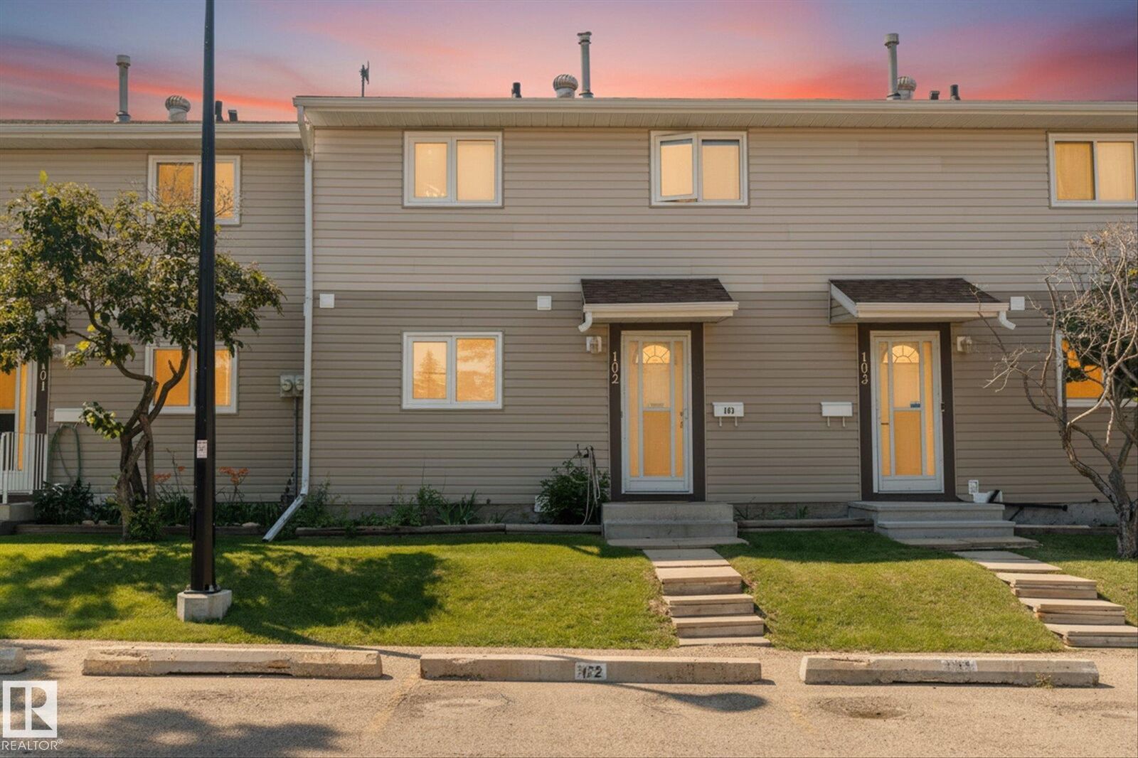 Property Photo:  102 Spruce Glen  AB T7X 2J6 