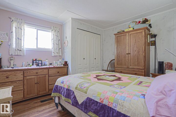 Property Photo:  137 Lee Ridge Road NW  AB T6K 0N1 