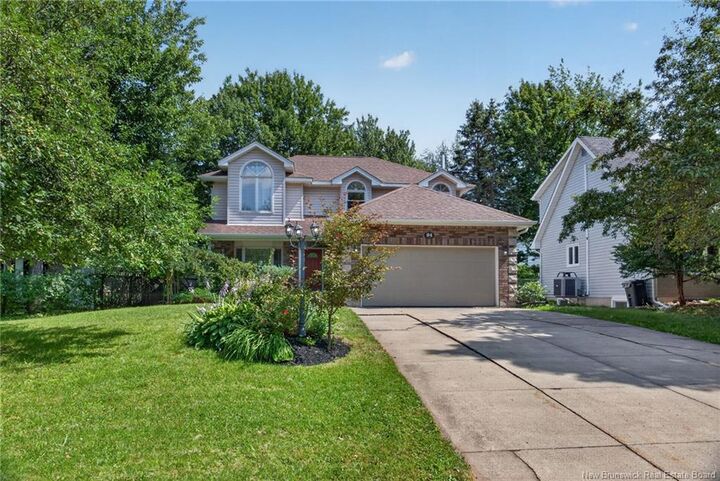 94 Sandalwood Drive — photo 1