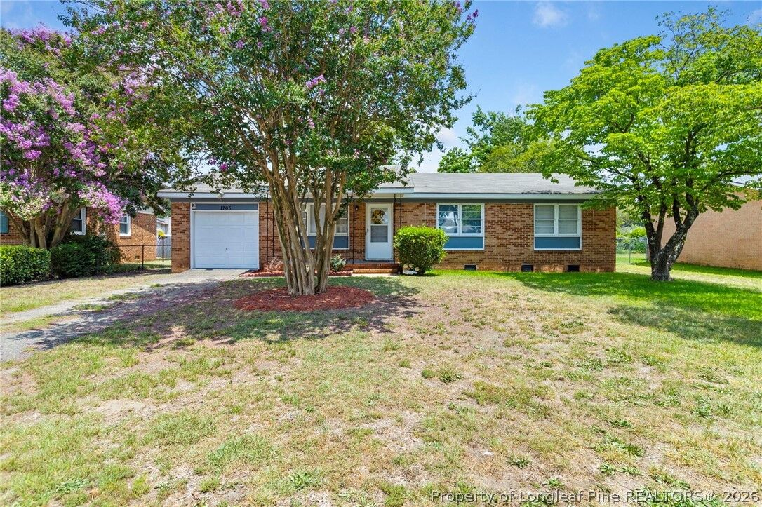 Property Photo:  1705 Grandview Drive  NC 28314 