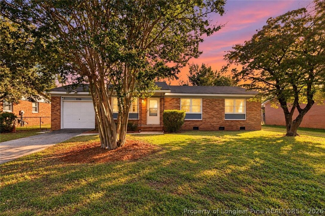 Property Photo:  1705 Grandview Drive  NC 28314 