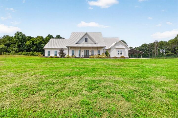 Property Photo: 1475 Storey Lane GA 30549