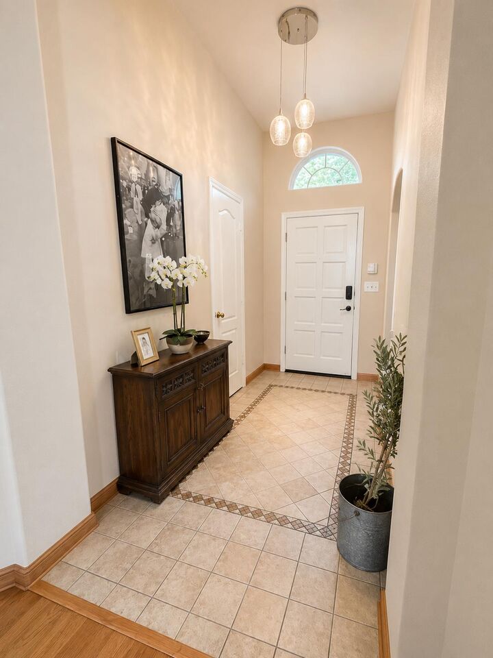 Property Photo: 6313 N Gentry Avenue CA 93711