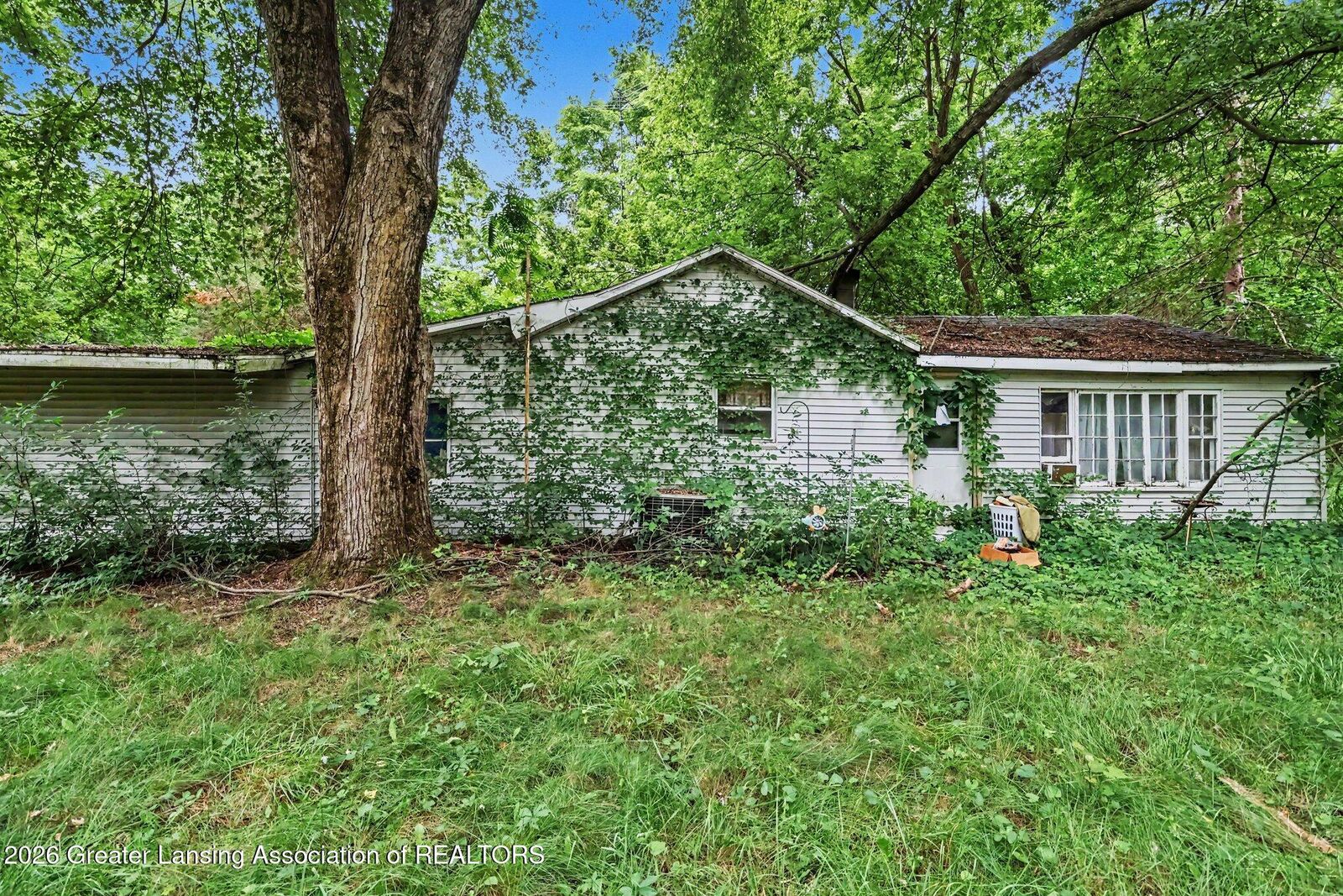 Property Photo: 154 Oliverda Drive MI 49089