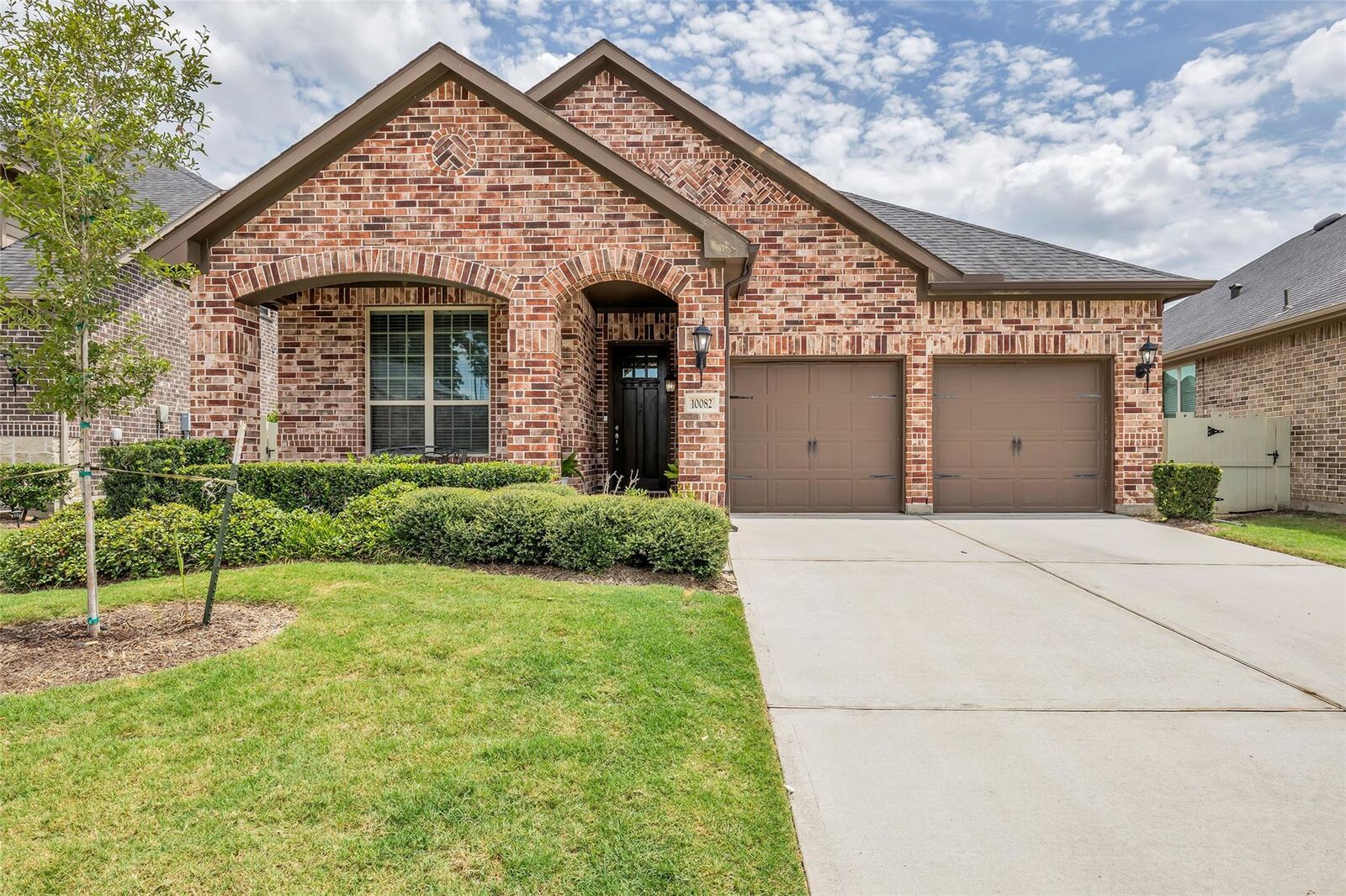 Property Photo: 10082 Black Maple Drive TX 77385