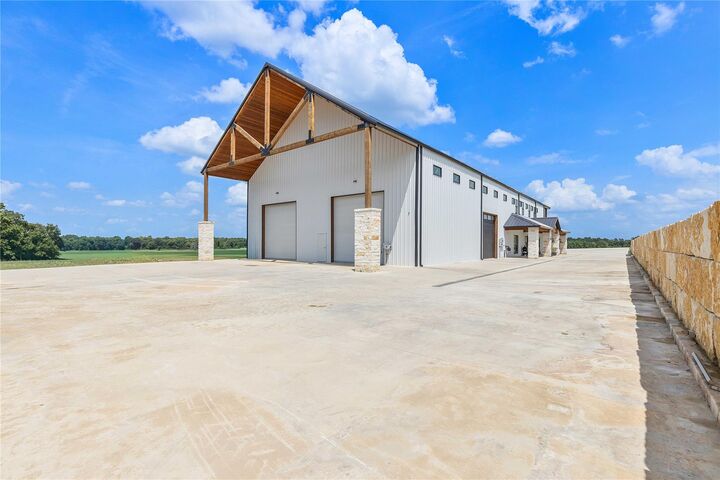 Property Photo: 1221 Rock Creek Drive TX 77378