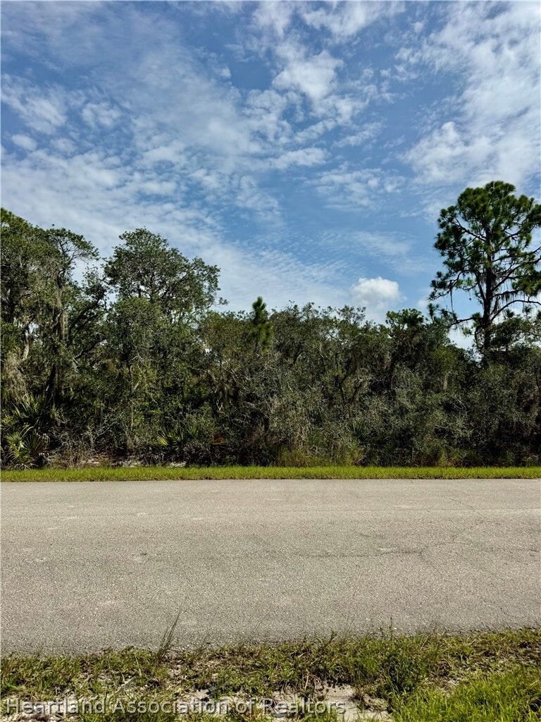 Property Photo: 1502 Crossview Street FL 33852