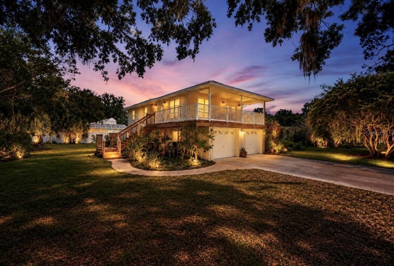 Property Photo:  8017 Mays Avenue  FL 33578 