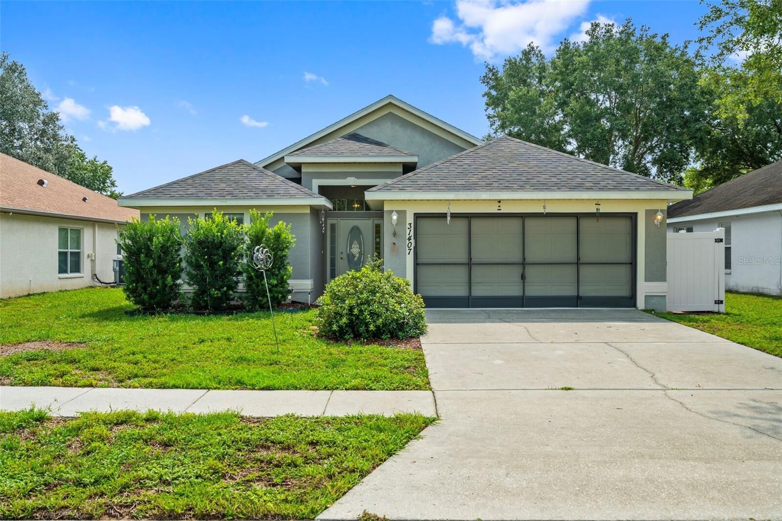 Property Photo: 31407 Satinleaf Run FL 34602
