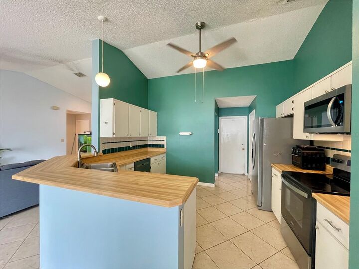 Property Photo:  1150 Indian Ridge Trail E  FL 34747 