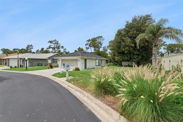 Property Photo:  472 Sweetwater Way  FL 33844 