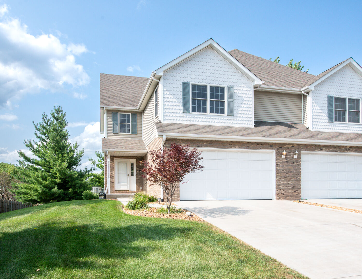 Property Photo: 662 Chaney Court IL 60403